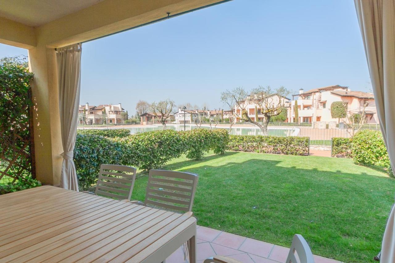 Lugana Resort & Sporting Club Peschiera del Garda Exterior photo