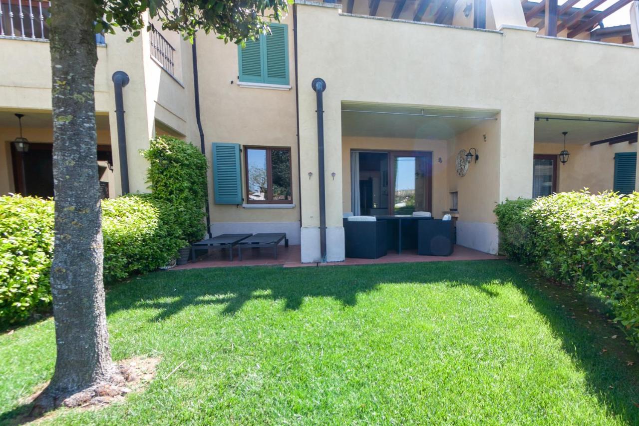 Lugana Resort & Sporting Club Peschiera del Garda Exterior photo