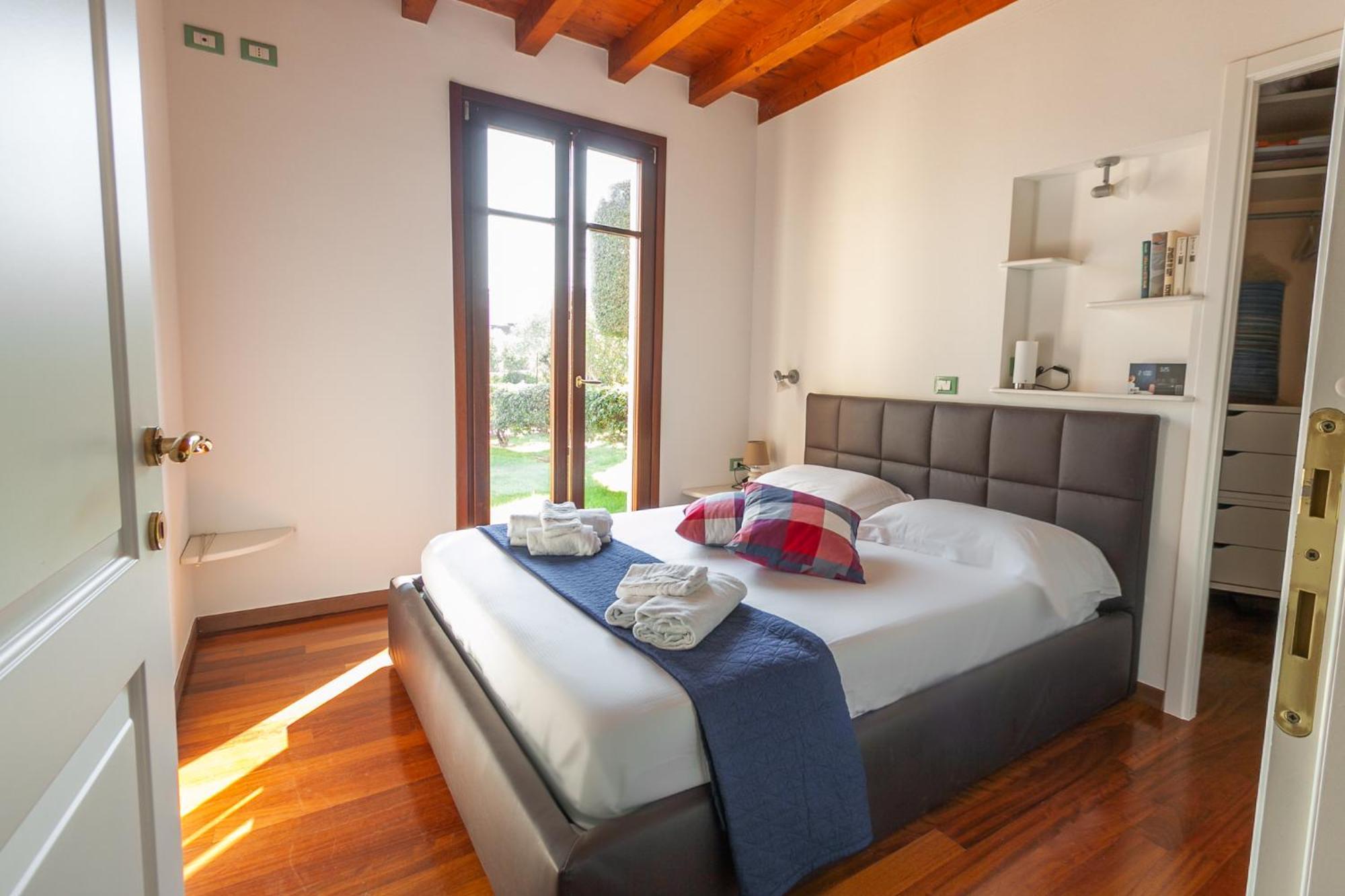 Lugana Resort & Sporting Club Peschiera del Garda Exterior photo